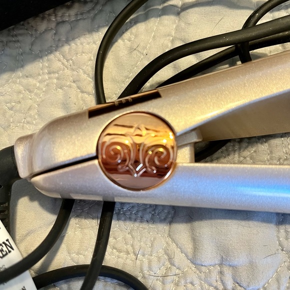 NWOT-TYME IRON PRO Rose Gold including SLIP COVER! $99 value - Picture 5 of 9